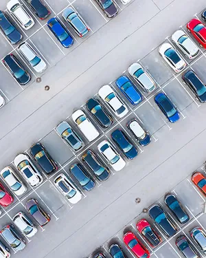 Просторная парковка